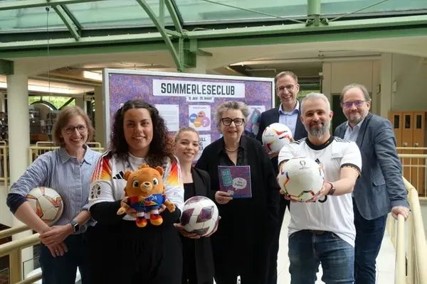 Vorlesen und Schnitzeljagd im Heidewald: FCG unterstützt 