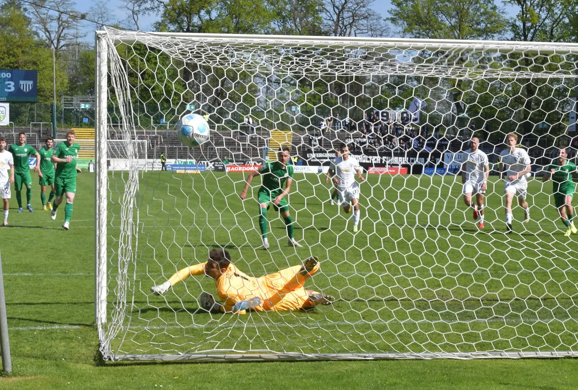 Highlights: Wilder Fight zwischen dem FCG und Bocholt