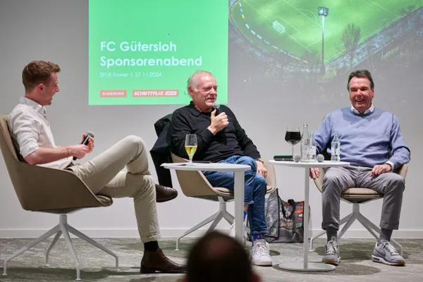 Unterhaltsamer Doppelpass beim Sponsorenabend des FCG