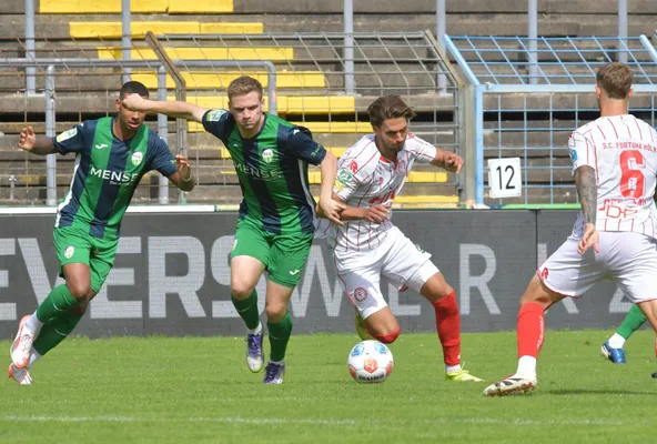 Flutlichtspiel für den FC Gütersloh bei der SSVg. Velbert