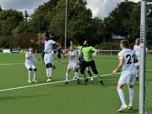 Zweite gewinnt wildes Spiel gegen TuS Leopoldshöhe - 6:3