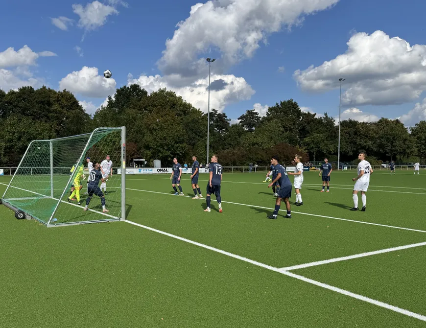 7:2 nach 0:2! FC Gütersloh II dreht Spiel beim SC Halle