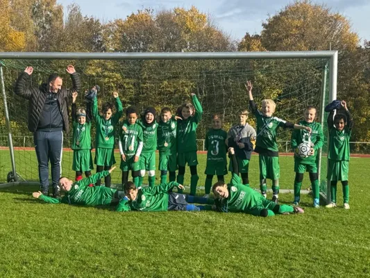 A-Junioren verlieren 0:2 - F2 mit starker Turnierleistung