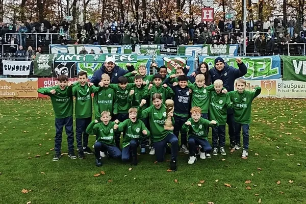 FCG-Fans im Heidewald feiern den Strenge-Cup-Sieger