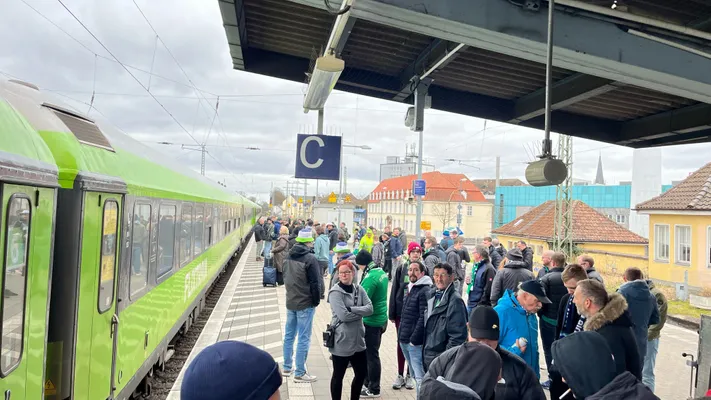 Mit dem Zug zum Auswärtsspiel bei Fortuna Düsseldorf II