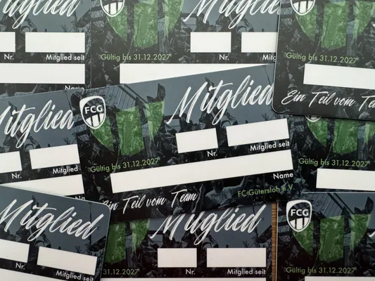 Neue Mitgliedsausweise beim FC Gütersloh