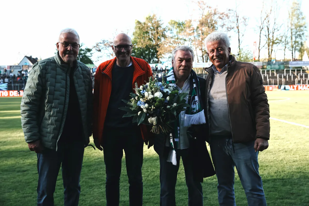 FCG-Vorstand ehrt Vereinswirt Peter Roggenkamp