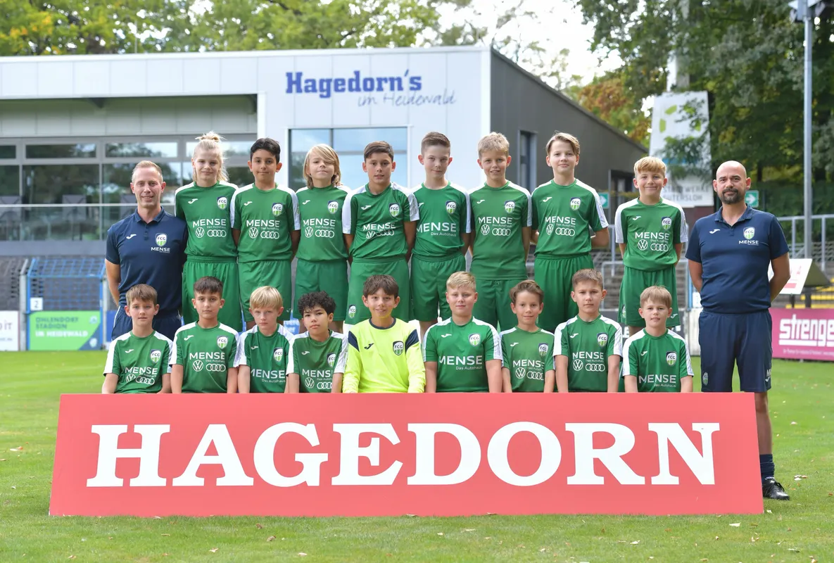 D4-Junioren spielen mit Bezirksligisten auf Augenhöhe