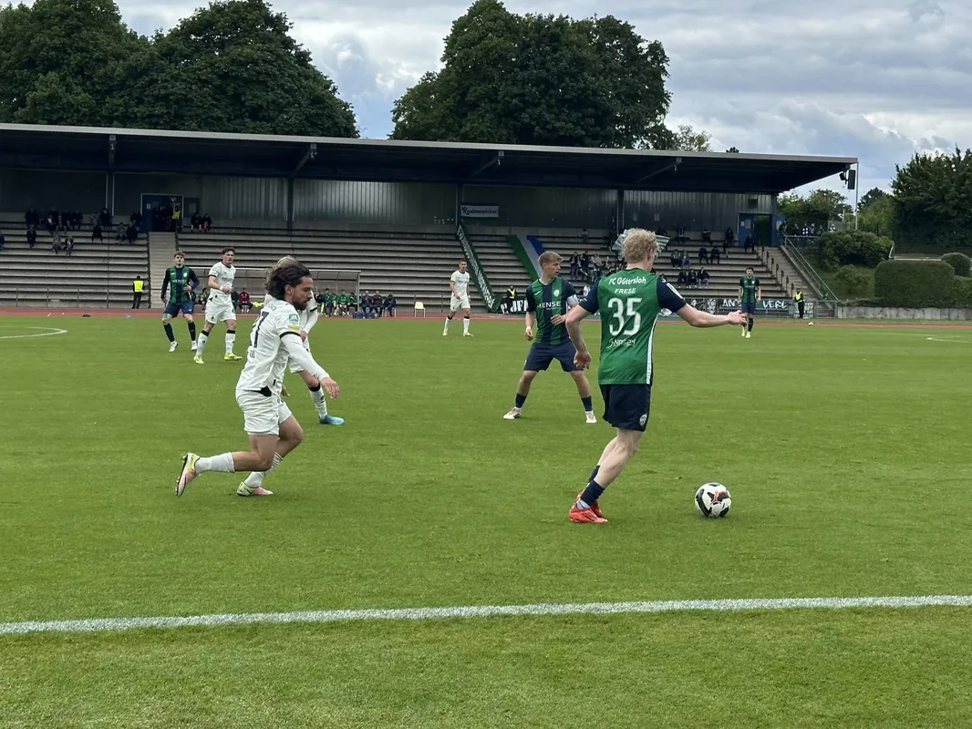 Doppelpacks von Frese und Twardzik beim 4:2 in Gladbach
