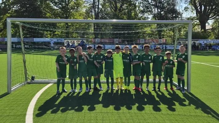F2-Junioren siegen beim Pfingstturnier des VfL Schildesche