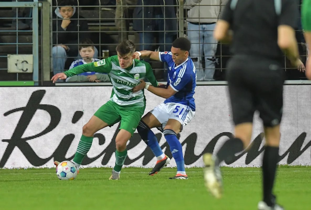 Onlineverkauf von VIP-Tickets für das Schalke-Spiel läuft