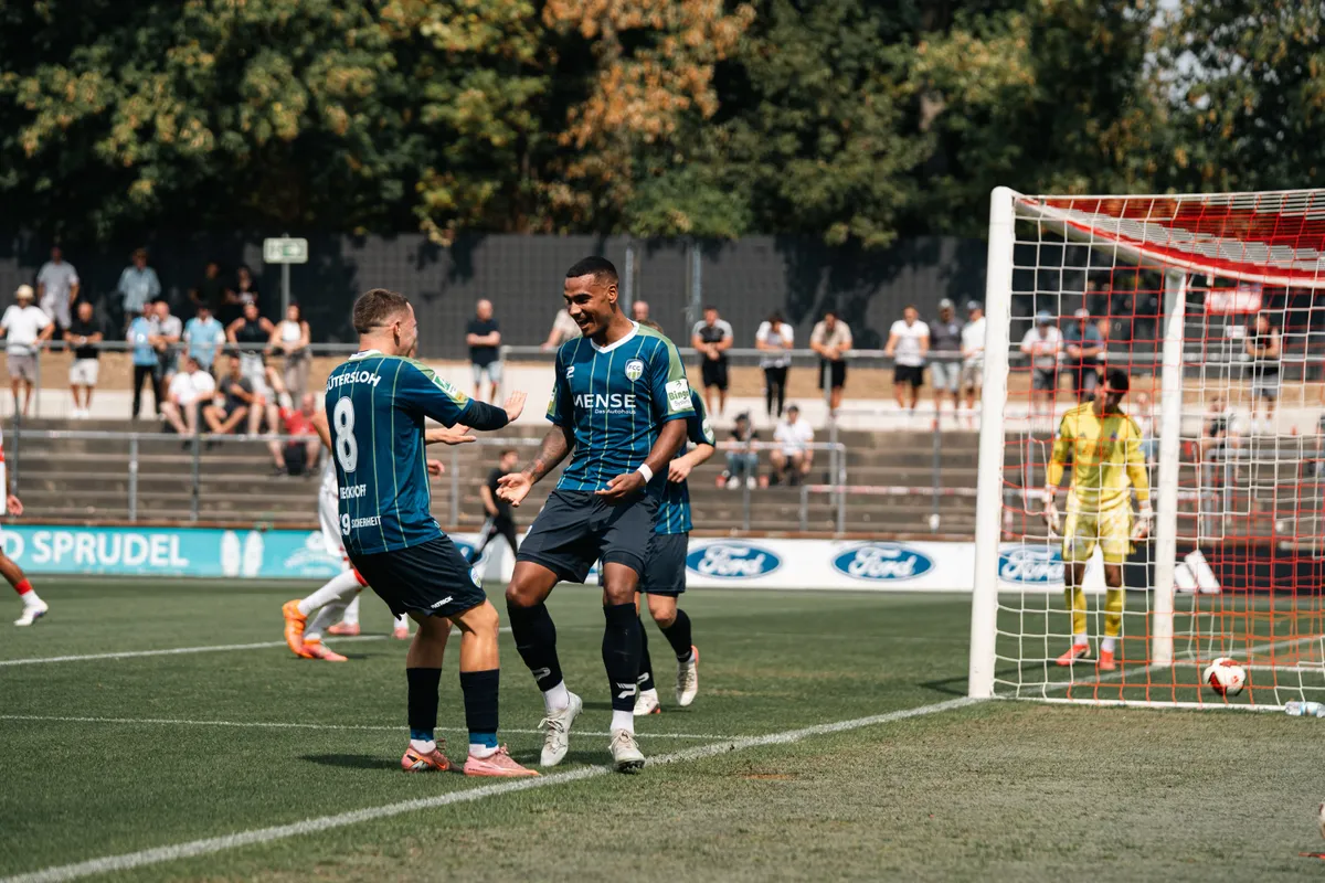3:0 in Köln! Der FC Gütersloh holt sich die Tabellenführung