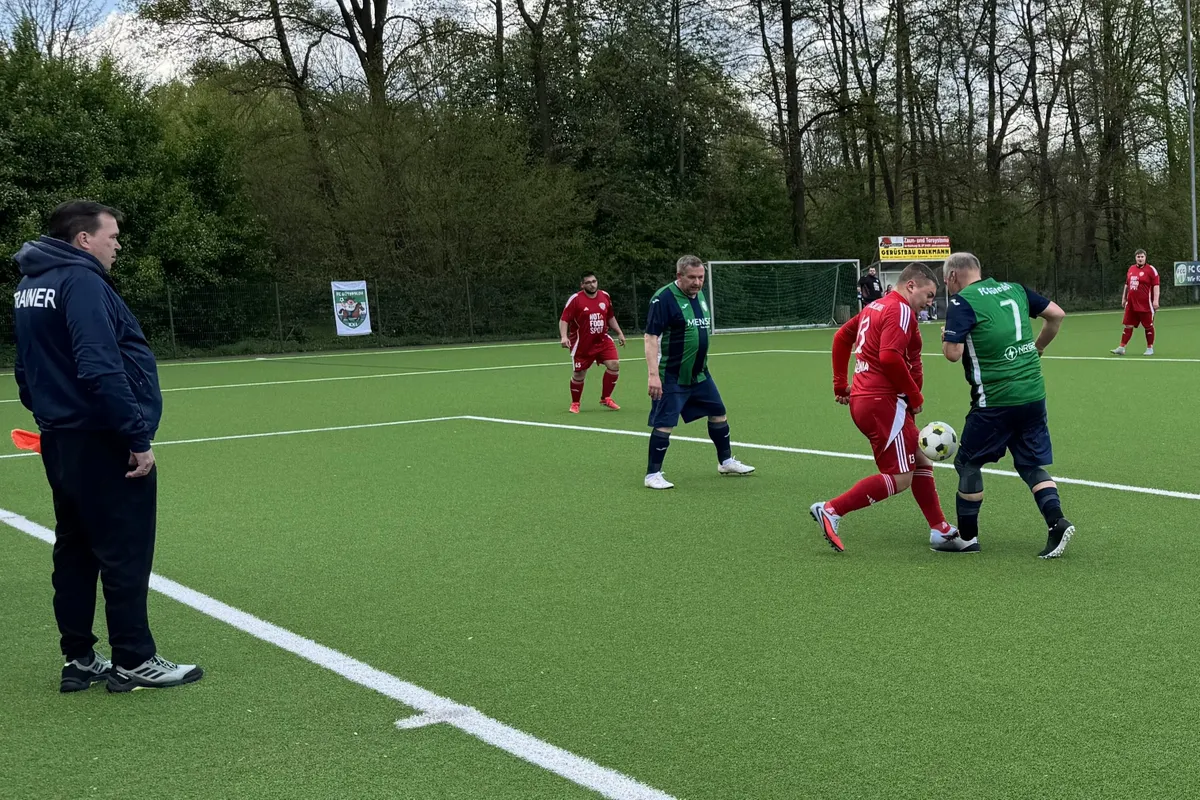 XXL-Team feiert Liga-Premiere gegen die Zebras
