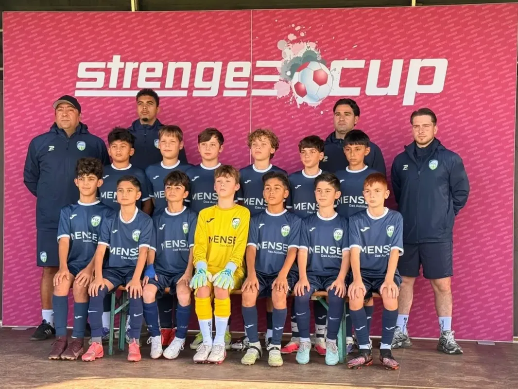 Löwenstarke D2-Junioren werden Zweiter beim Strenge Cup